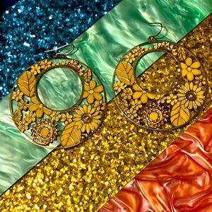 Pretty, Vintage, yellow flowers earrings.